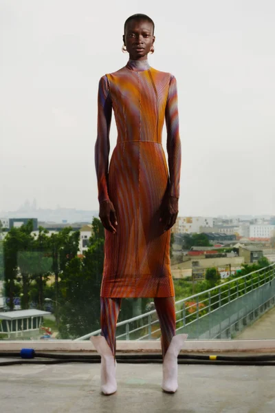 Look 18